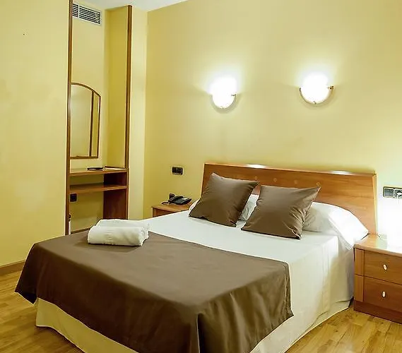 Ciutat De Hotell 3*